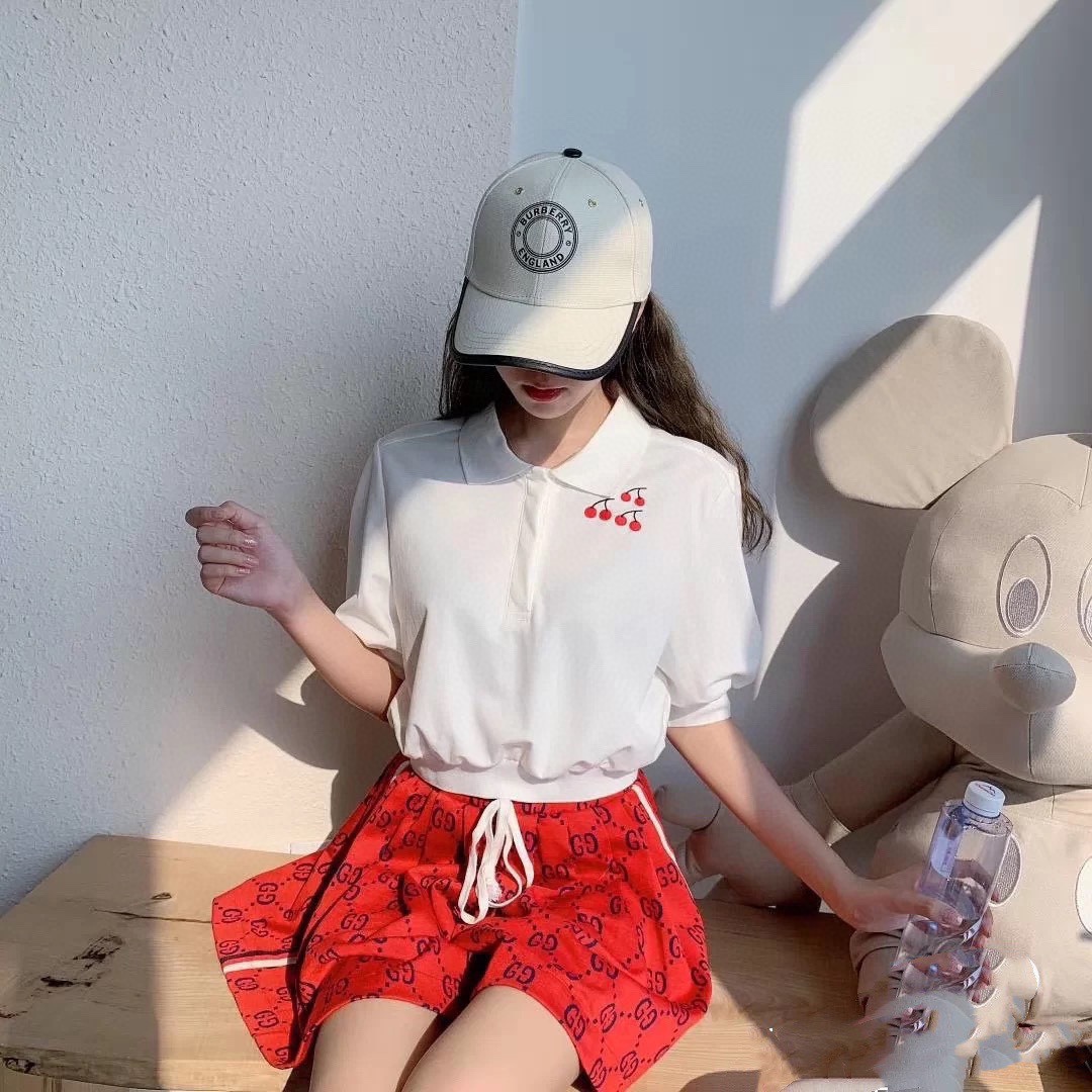 NO:196046,P Burberry original single baseball cap leather edge, hot-selling pure cotton inner lining, light and breathable. Perfect style, accurate and accurate for the texture, original quality, exclusive physical shot, suitable for men and women!  Hat fisherman hat baseball hat knit hat, hat, burberry, burberry, espadrilles, hats19860909P Burberry（巴宝莉）原单棒球帽 皮包边 专柜热卖款纯棉内里,轻盈透气.完美版型,对格精准无误,原厂品质,独家实物拍摄,男女适用！帽子渔夫帽棒球帽针织帽,帽子,burberry,burberry,espadrilles,hats,hat