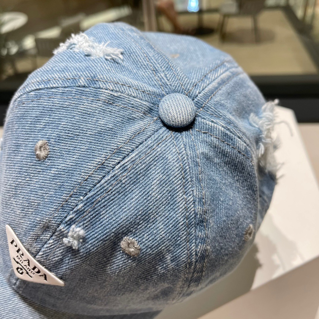Pr@da普拉达新款棒球帽小破边的设计感超好看！！！版型绝绝子不挑人的棒球帽️