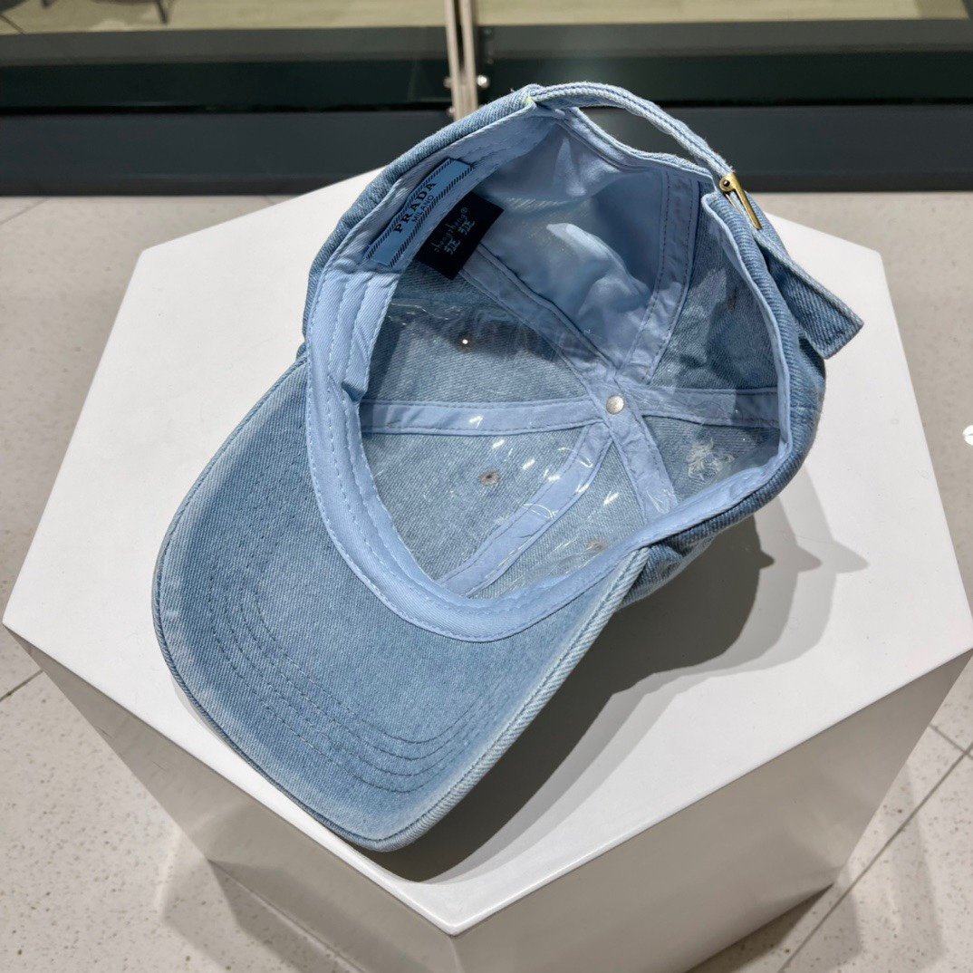 Pr@da普拉达新款棒球帽小破边的设计感超好看！！！版型绝绝子不挑人的棒球帽️