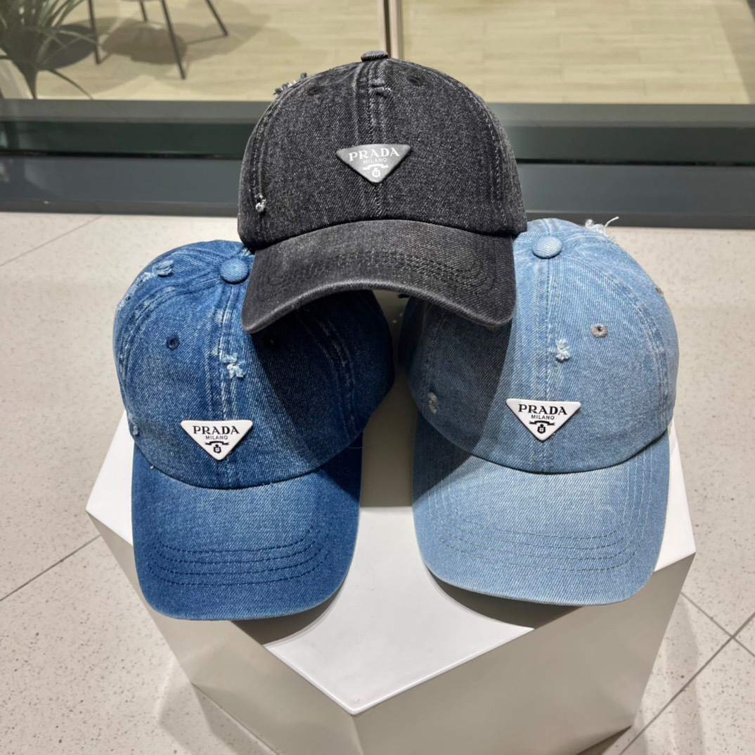 NO:196102,Pr@da Prada's new baseball cap has a very beautiful design feel!  !  !  Extremely styled, baseball hat, fisherman hat, baseball hat, knit hat, hat, prada, espadrilles, hats19860909Pr@da 普拉达新款棒球帽 小破边的设计感超好看！！！ 版型绝绝子,不挑人的棒球帽帽子渔夫帽棒球帽针织帽,帽子,prada,espadrilles,hats,hat