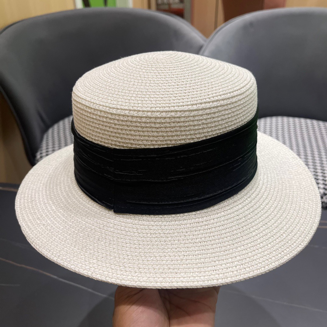 Dior迪奥2024平顶草帽高密度制作一顶超级有品位的草帽了出街首选！帽型超美腻颜色妥妥轻便携带！小仙女