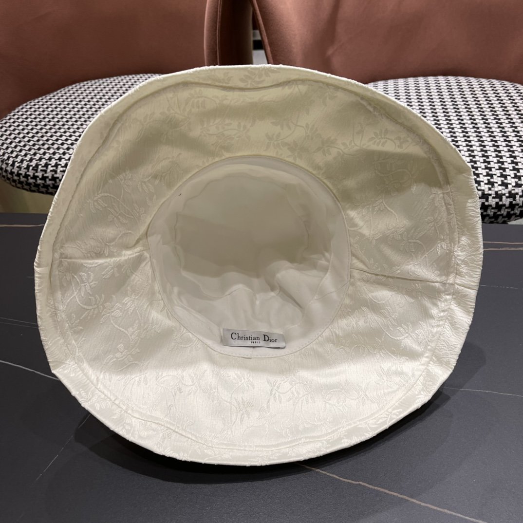 Dior迪奥2024新款渔夫帽精致純也格调很有感觉很酷很时尚质量超赞