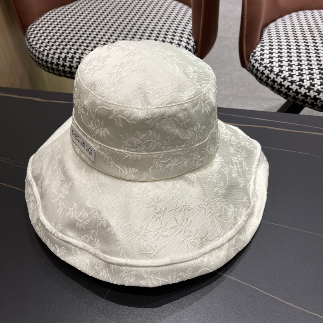 Dior迪奥2024新款渔夫帽精致純也格调很有感觉很酷很时尚质量超赞