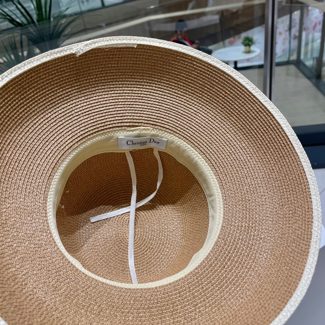 【DIOR迪奥】早春新款韩版休闲大帽檐草编遮阳草帽🤩沙滩风，简约大方，百搭单品～出街首选，新款帽型超美腻