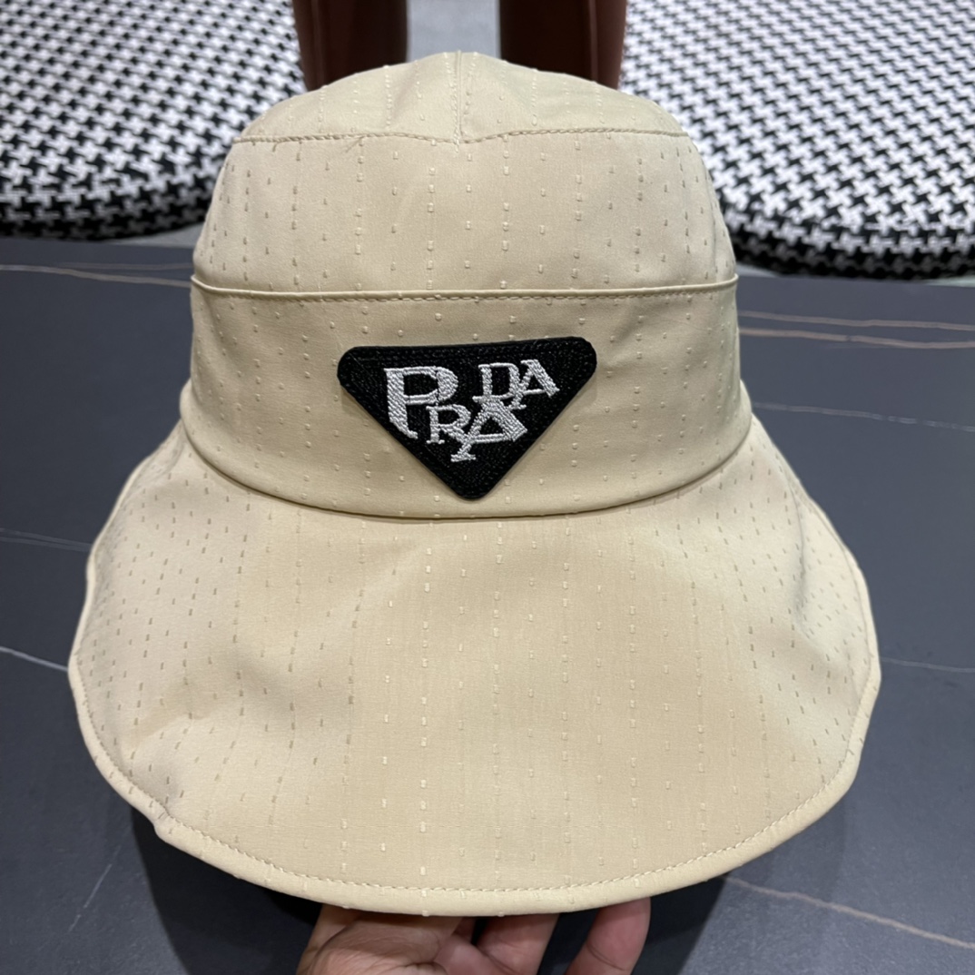 【PRADA普拉达】2024新款三角标遮阳渔夫帽～简约大气沙滩风