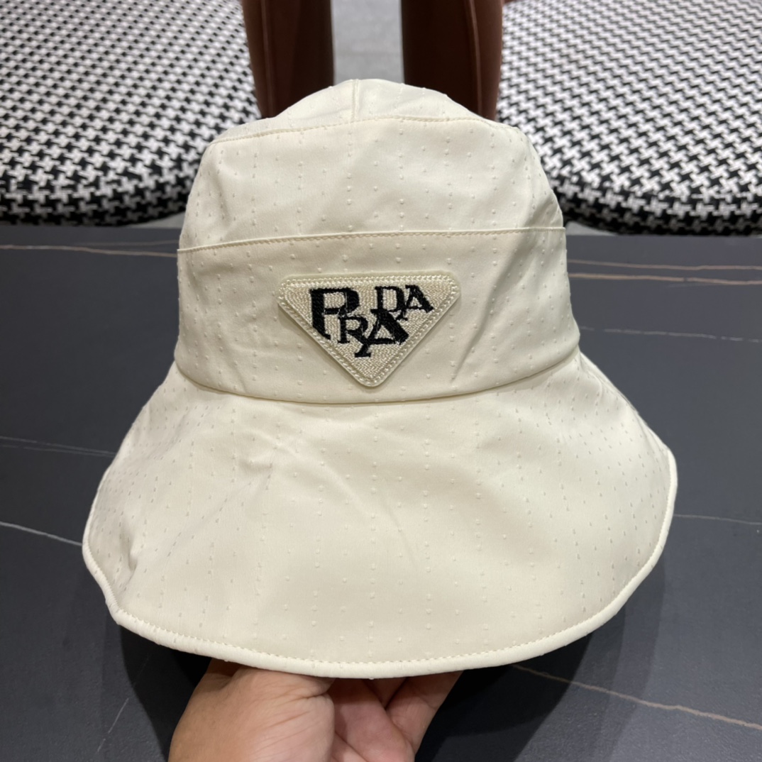 【PRADA普拉达】2024新款三角标遮阳渔夫帽～简约大气沙滩风