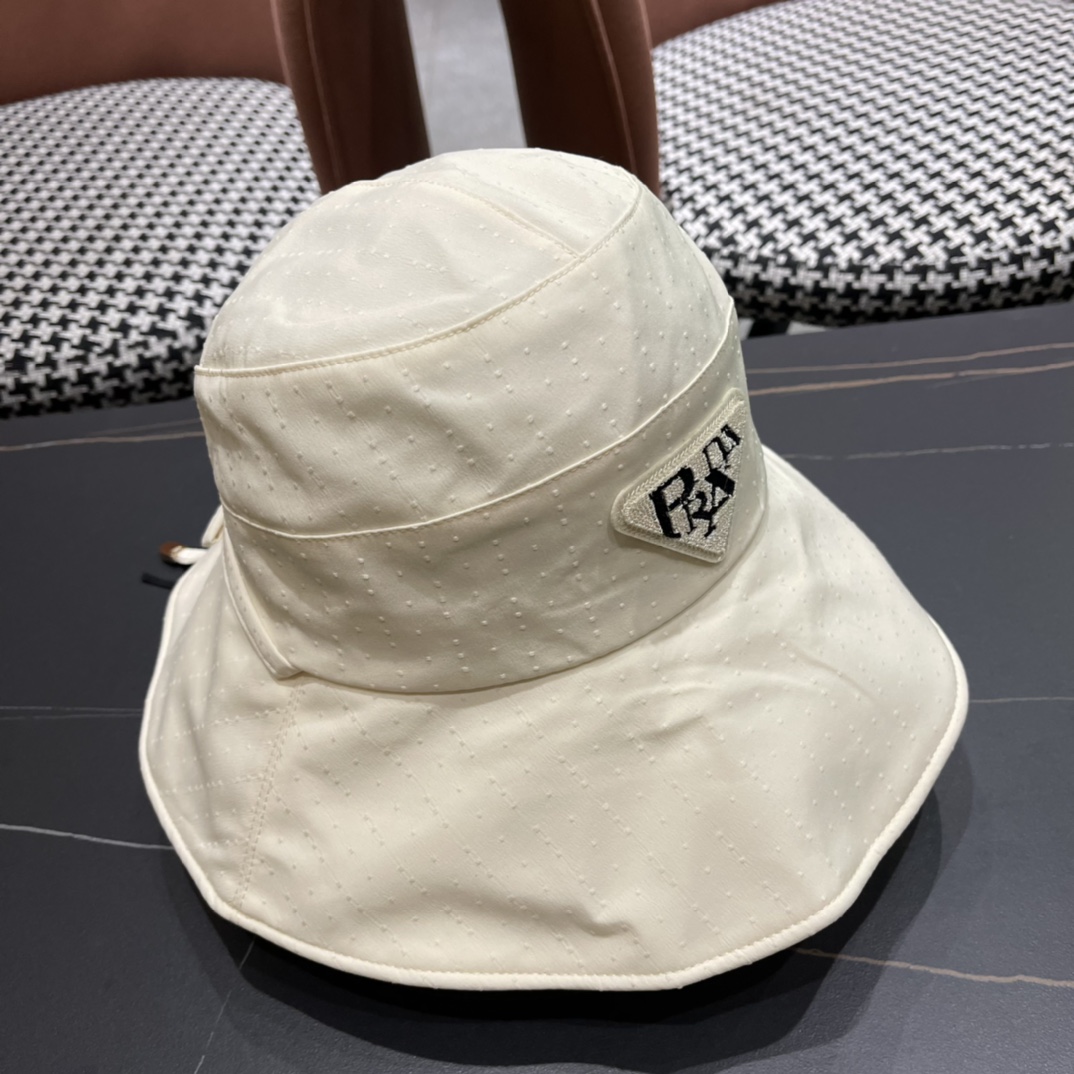 【PRADA普拉达】2024新款三角标遮阳渔夫帽～简约大气沙滩风