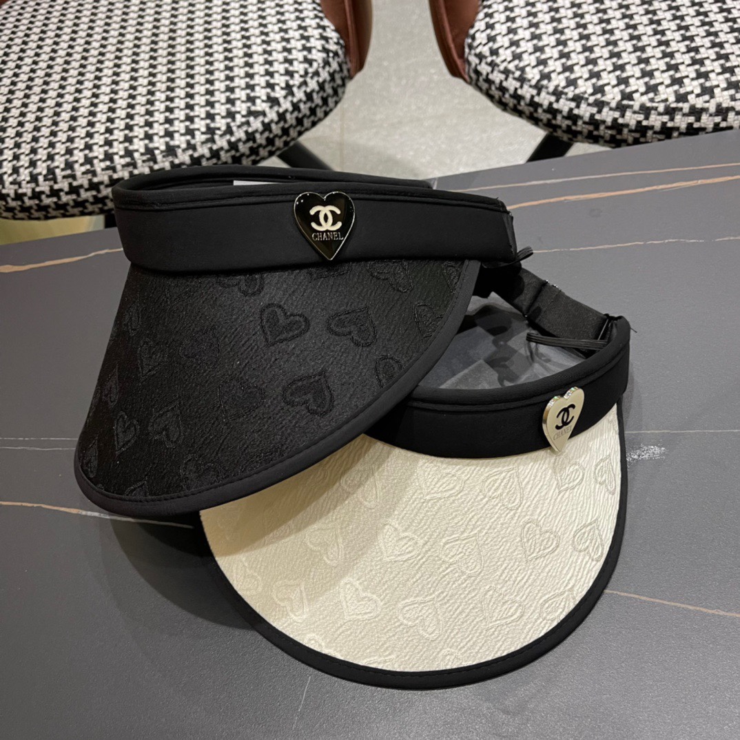 NO:196638,Chanel's new summer sky-top sun hat, UV-proof inner design, one that can be worn on a daily basis on the beach!  Hat fisherman hat baseball hat knit hat, hat, chanel, espadrilles, hats19860909香奈儿夏季新款空顶遮阳帽 防紫外线内里设计,沙滩日常都能戴的一款！帽子渔夫帽棒球帽针织帽,帽子,chanel,espadrilles,hats,hat