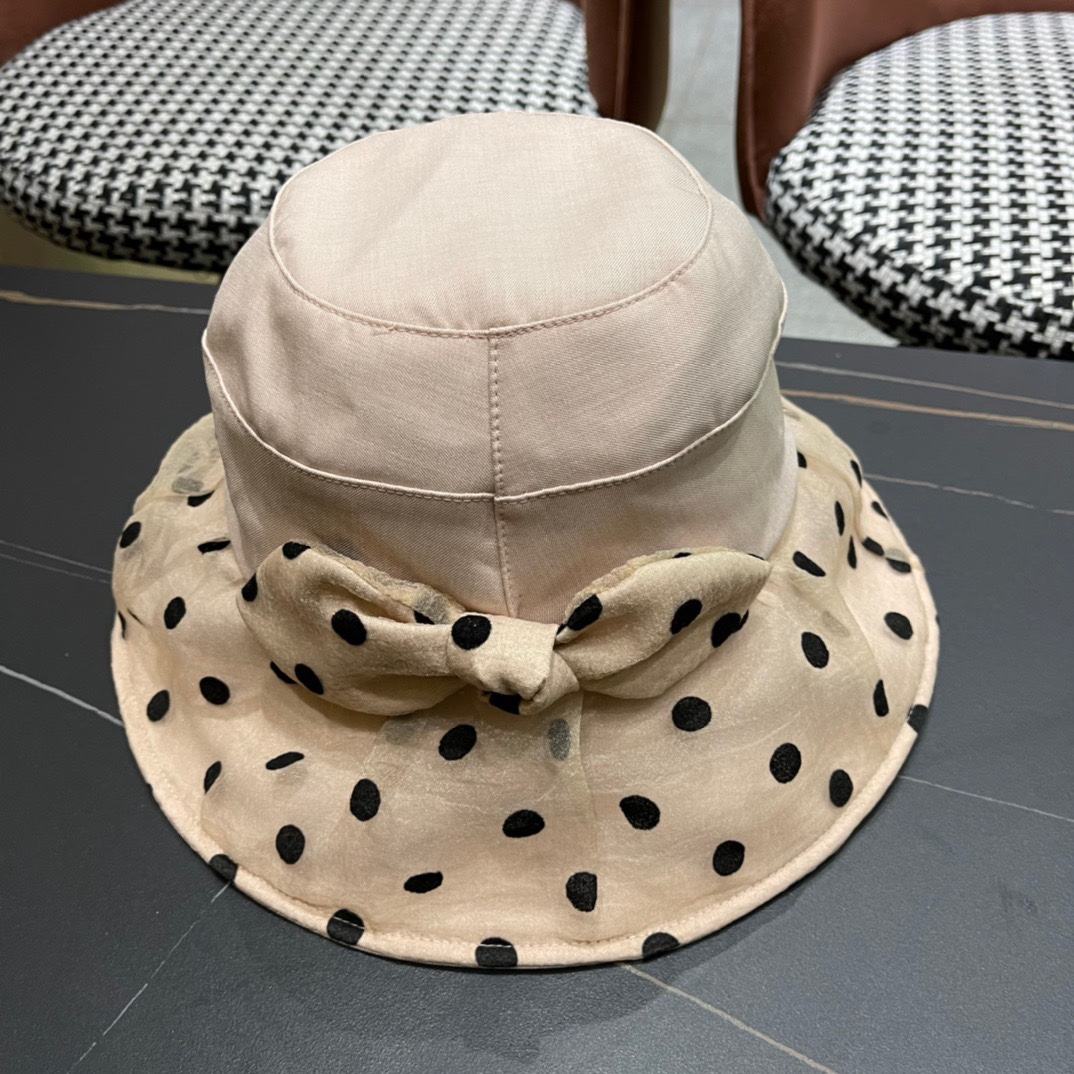 Chanel香奈儿2024新款大沿遮阳渔夫帽简约大气遮阳效果一绝随意折叠都不会变形