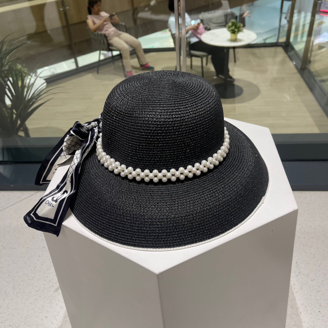 Chanel香奈儿2023新款上架时尚草帽超级流行的灯罩帽型随便搭配都超好看！出门旅游绝对要入手的一款