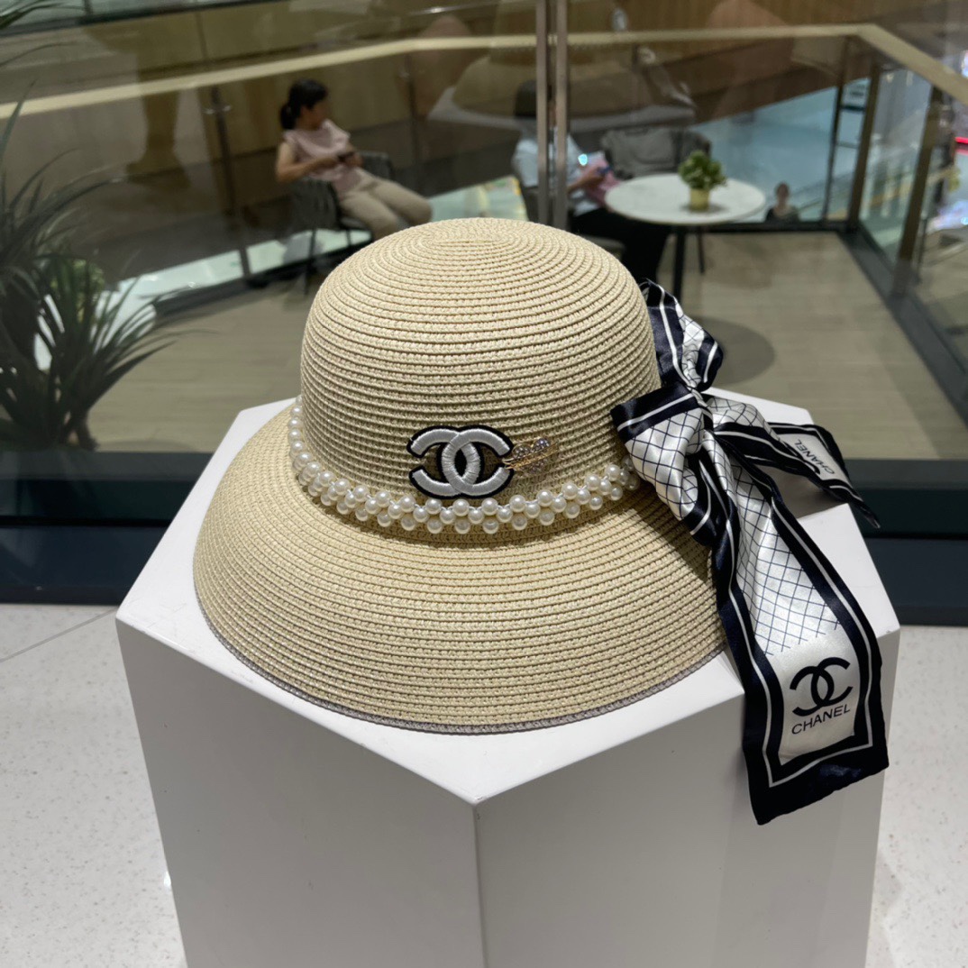 Chanel香奈儿2023新款上架时尚草帽超级流行的灯罩帽型随便搭配都超好看！出门旅游绝对要入手的一款