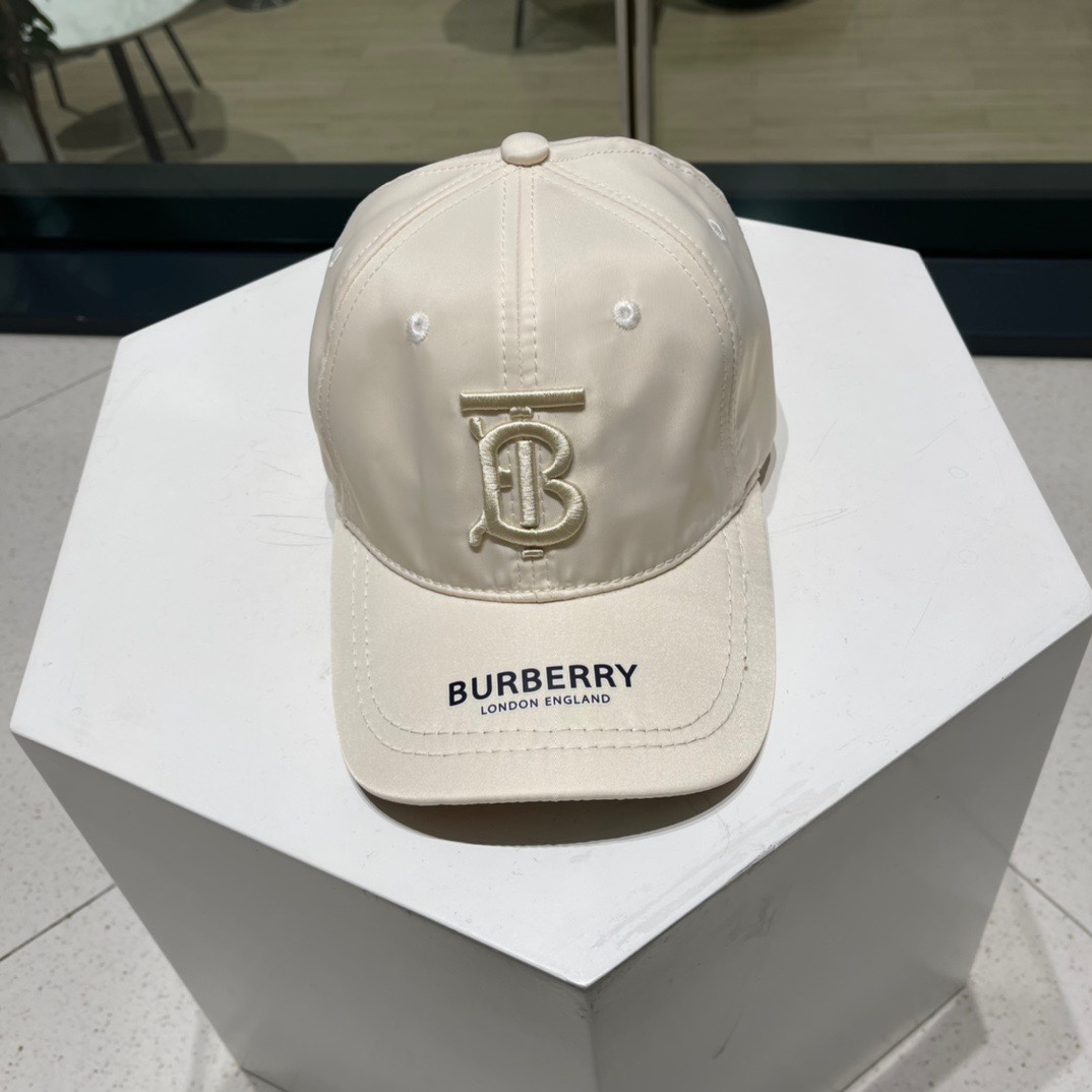 Burberry博柏利2023最新款巴宝莉刺绣棒球帽细节做工都很精致面料超舒服！百搭款市场最好版本