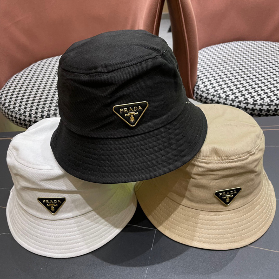 NO:197931,Prada's new spring and summer bucket fisherman's hat, simple and sweet style, the hat is very good, and the big face shape!  Essential Hats Fisherman's Hats Baseball Hats Knitted Hats, Hats, Prada, espadrilles, hats19860909普拉达春夏新款水桶渔夫帽,简约甜美风,帽型很好,大脸型哦！出街必备帽子渔夫帽棒球帽针织帽,帽子,prada,espadrilles,hats,hat