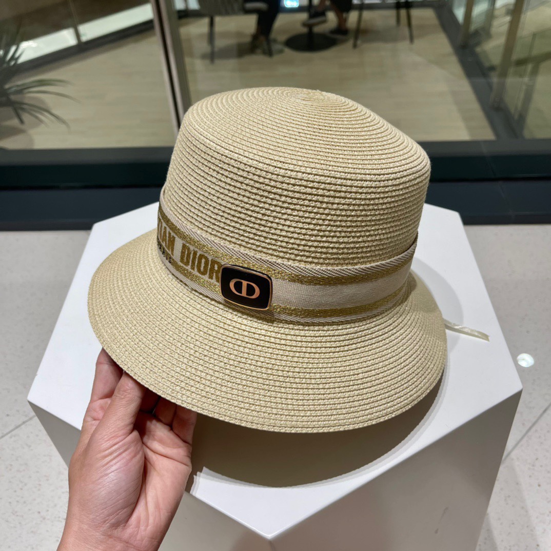  【DIOR迪奥】2023新款水桶草编遮阳草帽盆帽🤩沙滩风，简约大方，百搭单品～出街首选，新款帽型超美腻