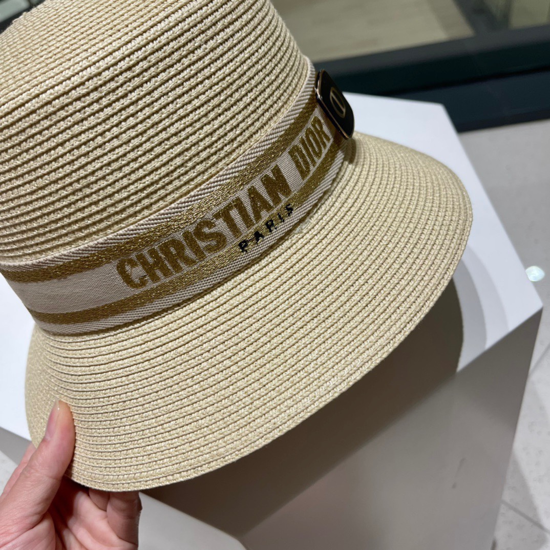  【DIOR迪奥】2023新款水桶草编遮阳草帽盆帽🤩沙滩风，简约大方，百搭单品～出街首选，新款帽型超美腻