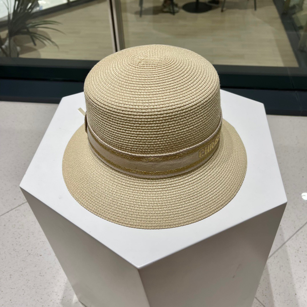  【DIOR迪奥】2023新款水桶草编遮阳草帽盆帽🤩沙滩风，简约大方，百搭单品～出街首选，新款帽型超美腻