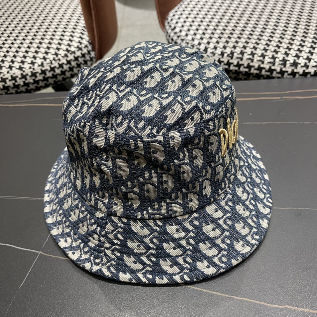  Dior 迪奥 新款原单渔夫帽， 精致純也格调很有感觉，很酷很时尚，专柜断货热门，质量超赞