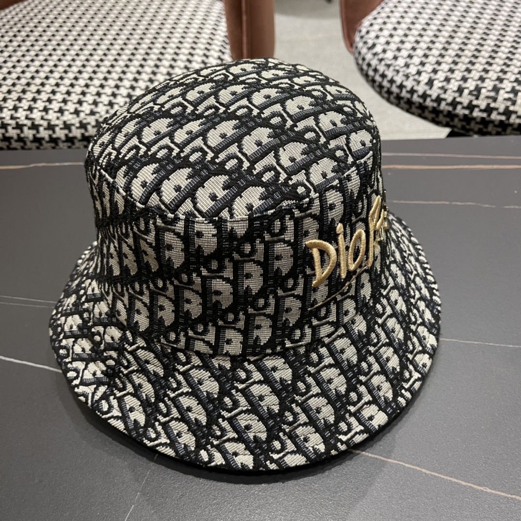  Dior 迪奥 新款原单渔夫帽， 精致純也格调很有感觉，很酷很时尚，专柜断货热门，质量超赞