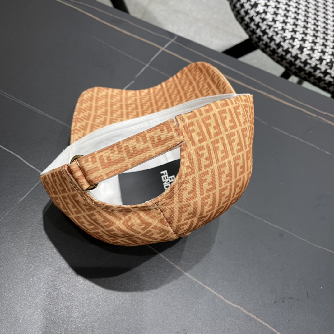  新款出货，Fendi（芬迪）新款原单棒球帽，专柜常年热卖款，口碑极佳，11开模订制轻盈透气！质量超赞，