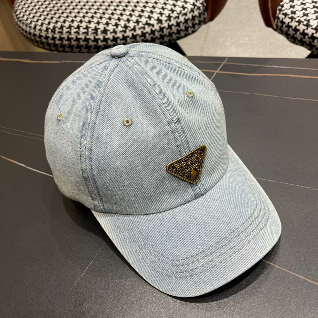  普拉达Prada 2024新款经典三角标牛仔棒球帽🧢日常刚需 颜色完美 帽型正点 简直谁戴都好看🧐质量