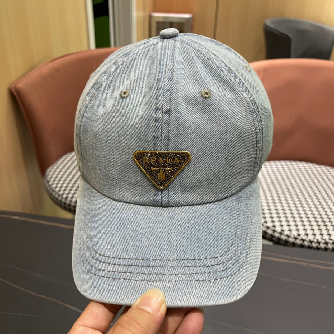  普拉达Prada 2024新款经典三角标牛仔棒球帽🧢日常刚需 颜色完美 帽型正点 简直谁戴都好看🧐质量