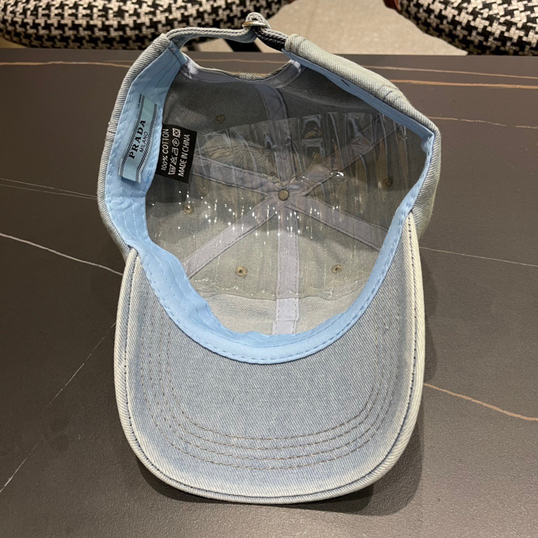  普拉达Prada 2024新款经典三角标牛仔棒球帽🧢日常刚需 颜色完美 帽型正点 简直谁戴都好看🧐质量