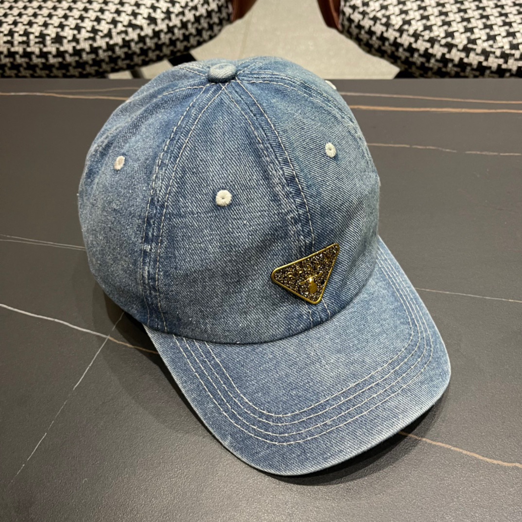  普拉达Prada 2024新款经典三角标牛仔棒球帽🧢日常刚需 颜色完美 帽型正点 简直谁戴都好看🧐质量