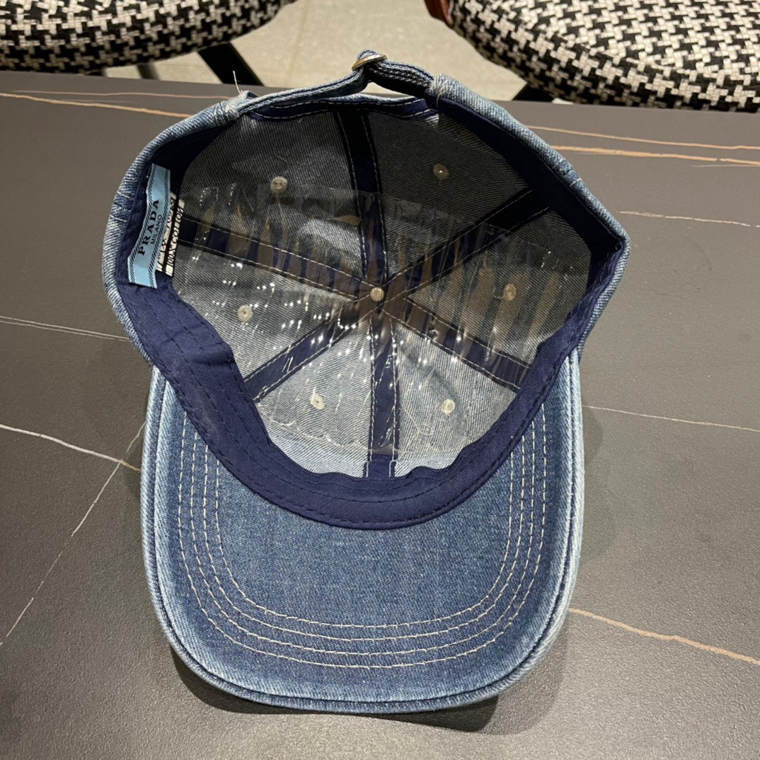  普拉达Prada 2024新款经典三角标牛仔棒球帽🧢日常刚需 颜色完美 帽型正点 简直谁戴都好看🧐质量