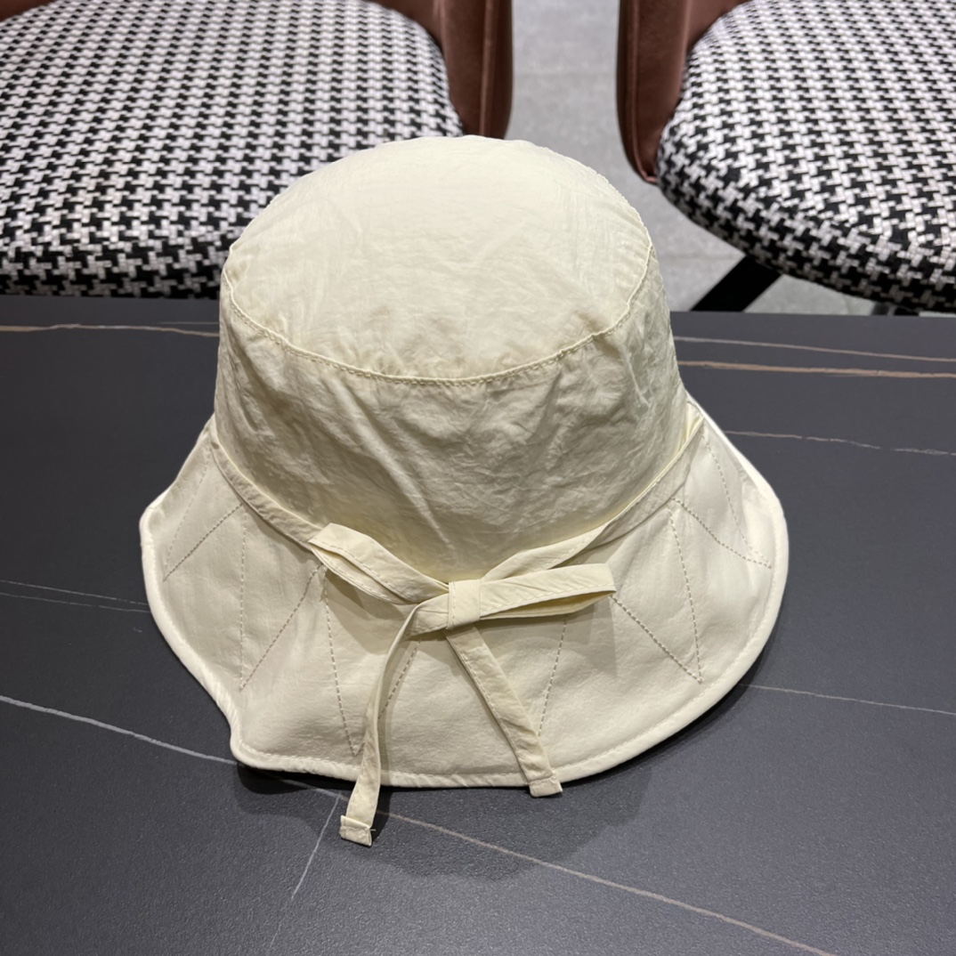 普拉达PRADA2024春夏新款渔夫帽头型非常好可以修饰各种头型实力百搭款