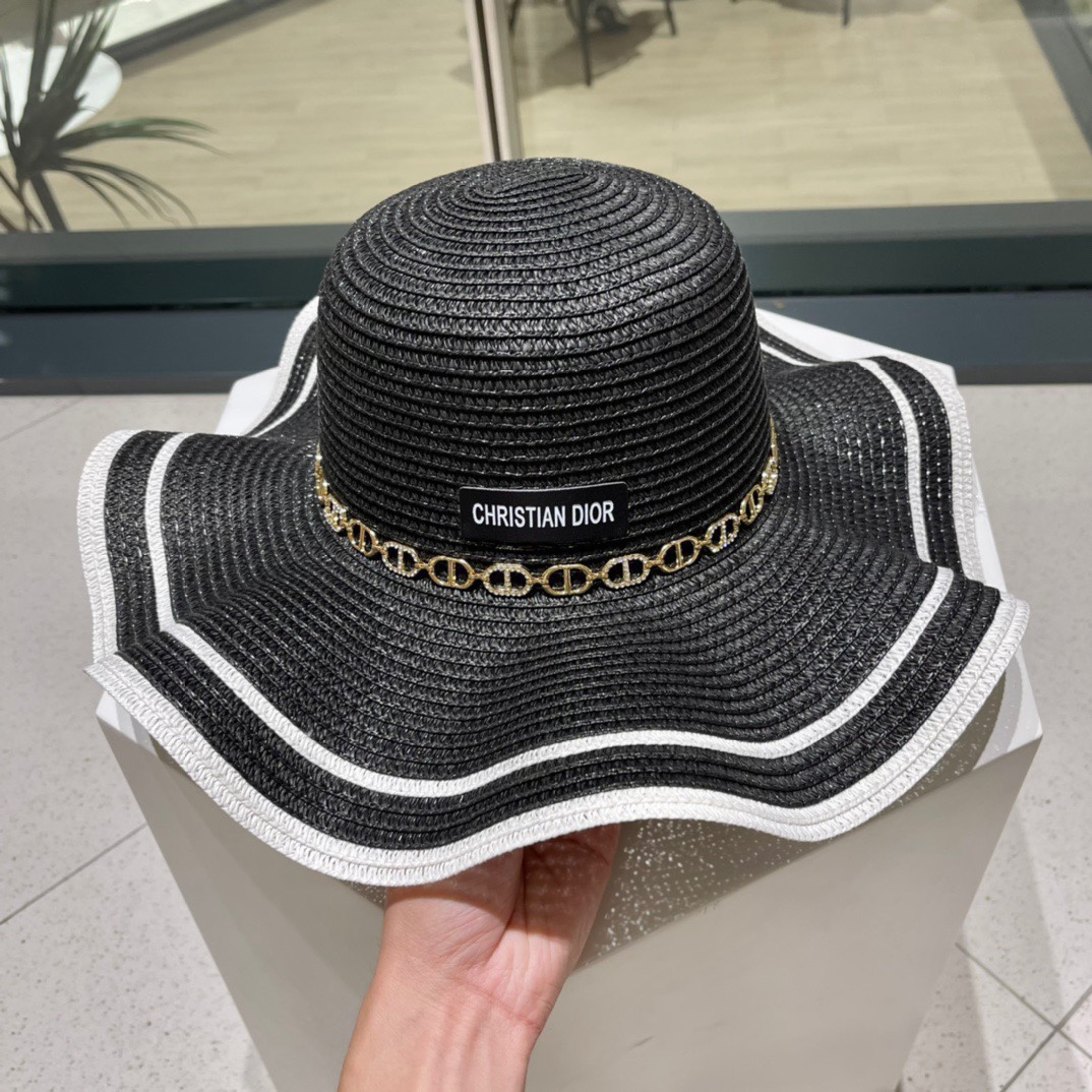 【DIOR迪奥】新款链条CD字母草编遮阳草帽盆帽🤩沙滩风，简约大方，百搭单品～出街首选，新款帽型超美腻，