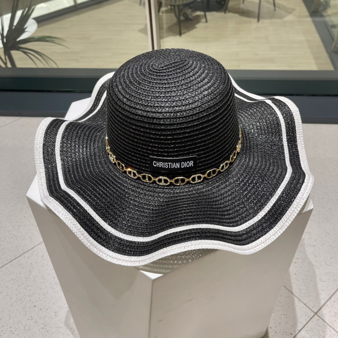 【DIOR迪奥】新款链条CD字母草编遮阳草帽盆帽🤩沙滩风，简约大方，百搭单品～出街首选，新款帽型超美腻，