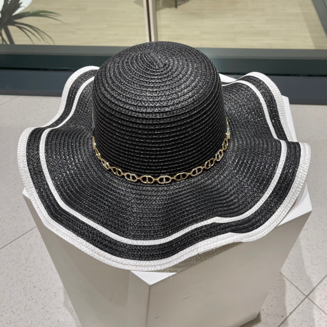 【DIOR迪奥】新款链条CD字母草编遮阳草帽盆帽🤩沙滩风，简约大方，百搭单品～出街首选，新款帽型超美腻，