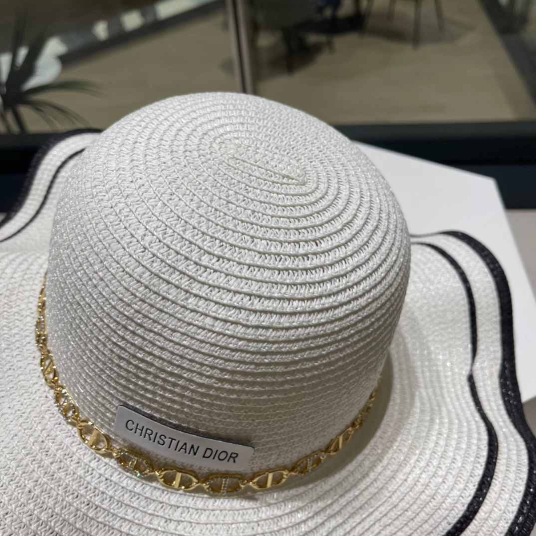 【DIOR迪奥】新款链条CD字母草编遮阳草帽盆帽🤩沙滩风，简约大方，百搭单品～出街首选，新款帽型超美腻，