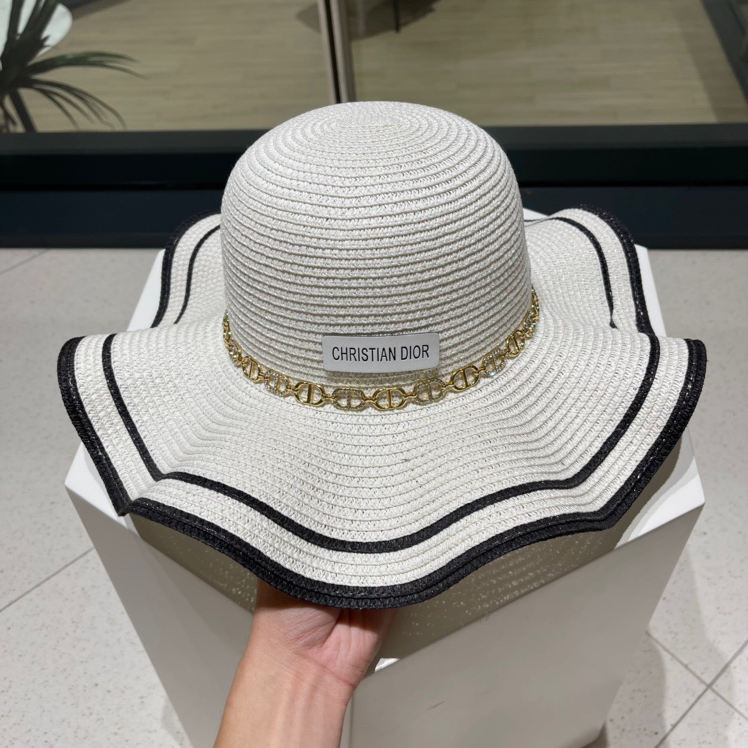 【DIOR迪奥】新款链条CD字母草编遮阳草帽盆帽🤩沙滩风，简约大方，百搭单品～出街首选，新款帽型超美腻，