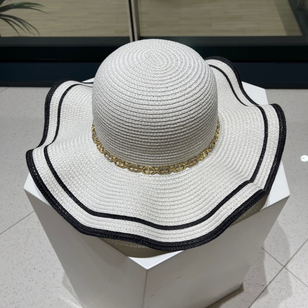【DIOR迪奥】新款链条CD字母草编遮阳草帽盆帽🤩沙滩风，简约大方，百搭单品～出街首选，新款帽型超美腻，