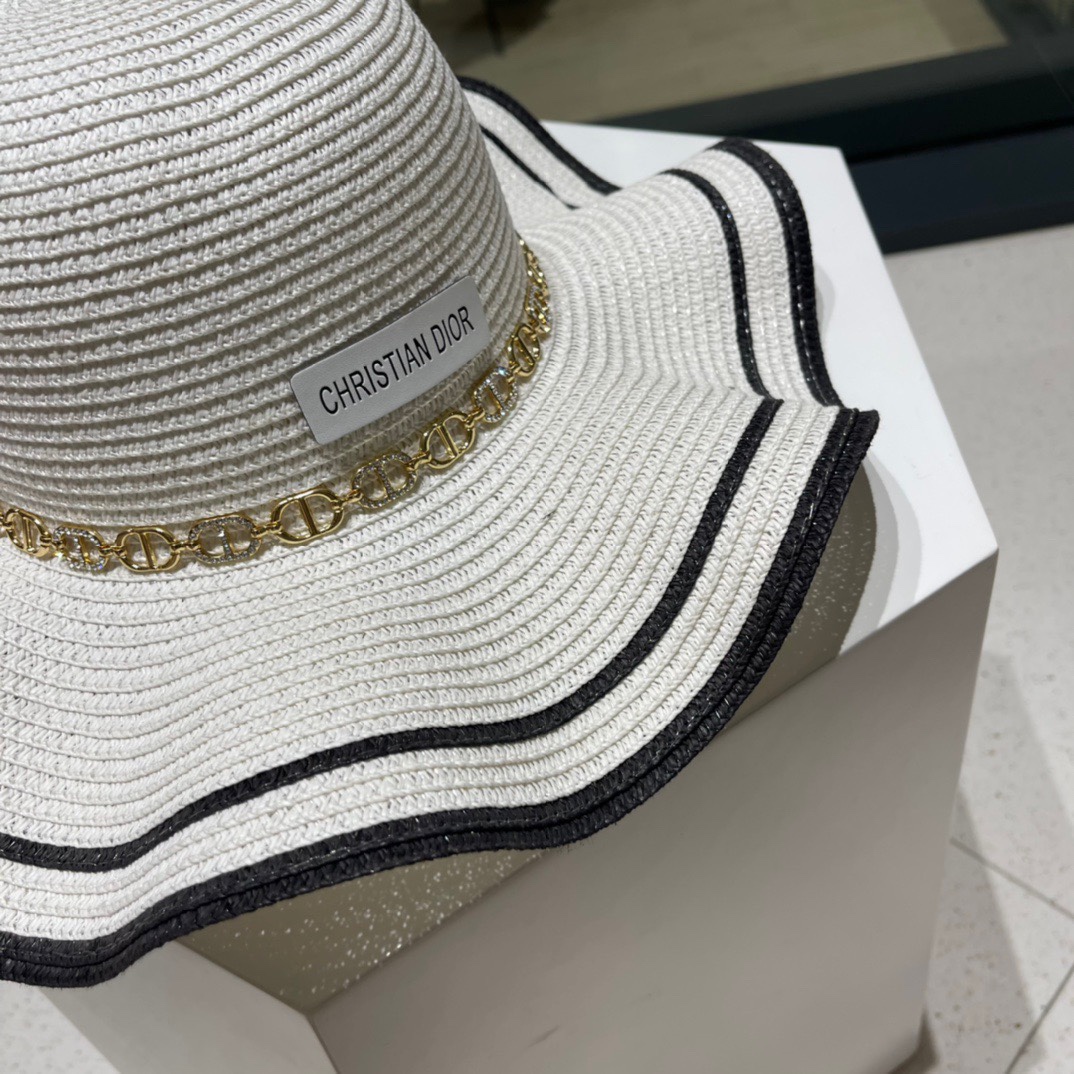 【DIOR迪奥】新款链条CD字母草编遮阳草帽盆帽🤩沙滩风，简约大方，百搭单品～出街首选，新款帽型超美腻，