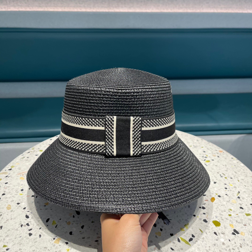 NO:343731,DIOR Straw Hat New Flat Top Knitted Top Hat Straw Hat [Love] [Love] The workmanship is detailed, simple and elegant, and versatile item~ the first choice for going out, it is really beautiful!  A celebrity style adjustable hat, straw hat, fisherman hat, baseball hat, hat, dior, dior, espadrilles, hatsDIOR迪奥草帽新款款平顶编织礼帽草帽[爱心][爱心]做工细节精细,简约大方,百搭单品～出街首选,真的超美！名媛风可调节大小帽子草帽渔夫帽棒球帽,帽子,dior,dior,espadrilles,hats,hat