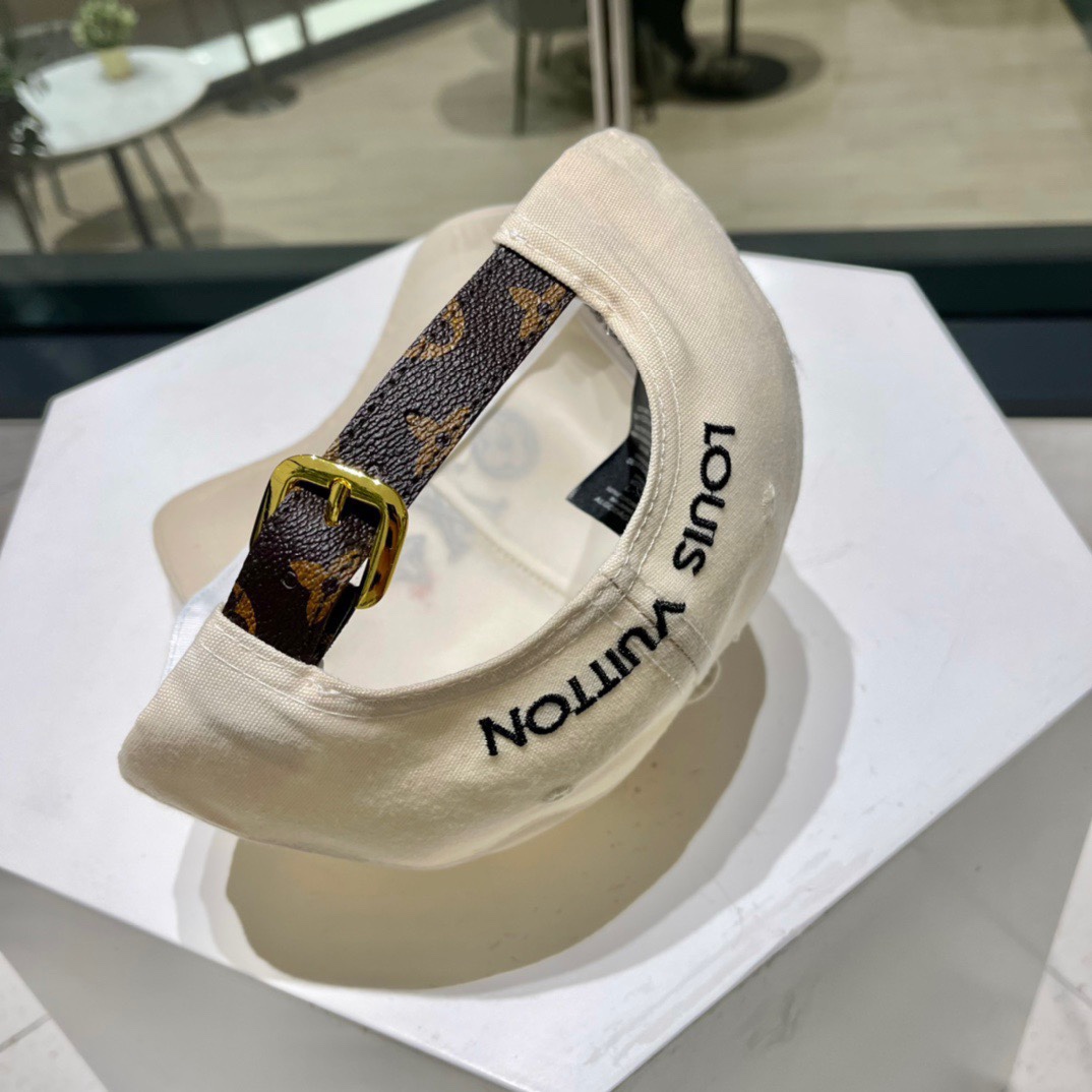 【LV】新款专柜同步棒球帽，专柜同步出货，大牌款超好搭配，赶紧入手！