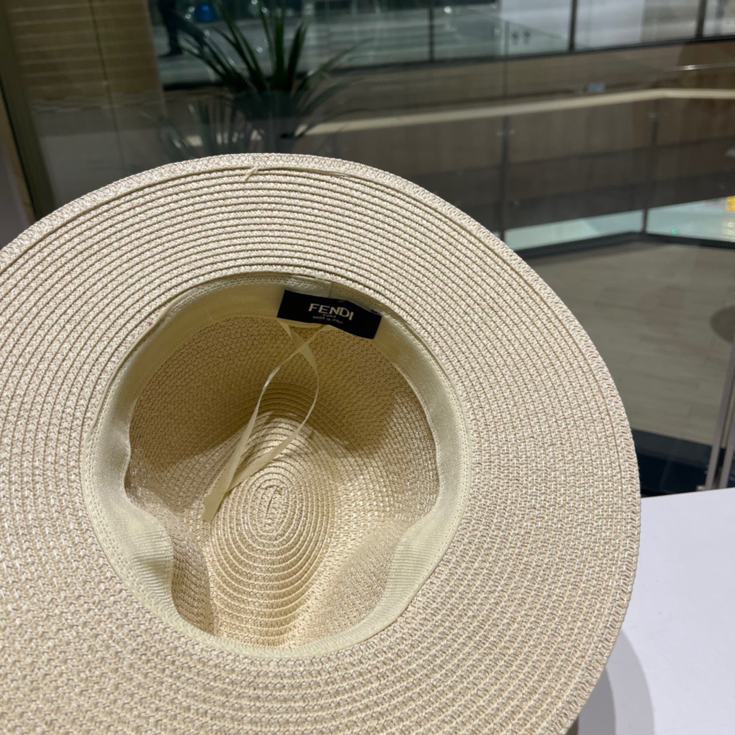  FD芬迪新款草帽，拉菲草制作，拼老花FF面料，名媛必备，头围57cm