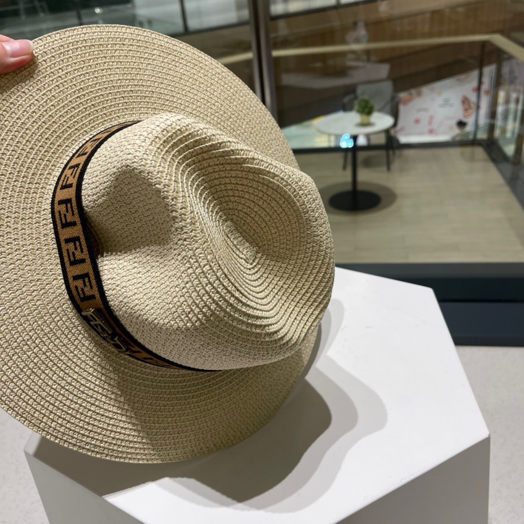  FD芬迪新款草帽，拉菲草制作，拼老花FF面料，名媛必备，头围57cm