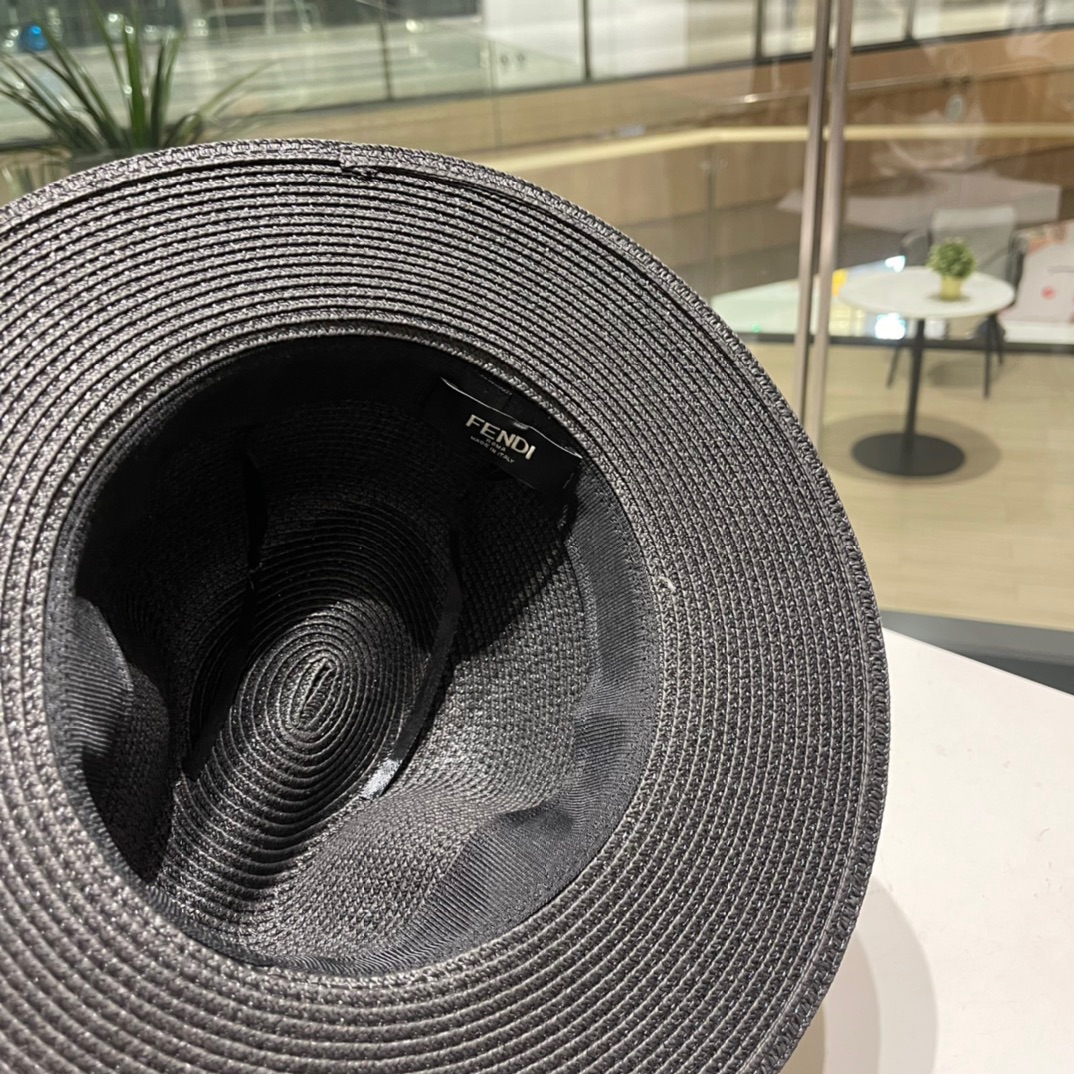  FD芬迪新款草帽，拉菲草制作，拼老花FF面料，名媛必备，头围57cm