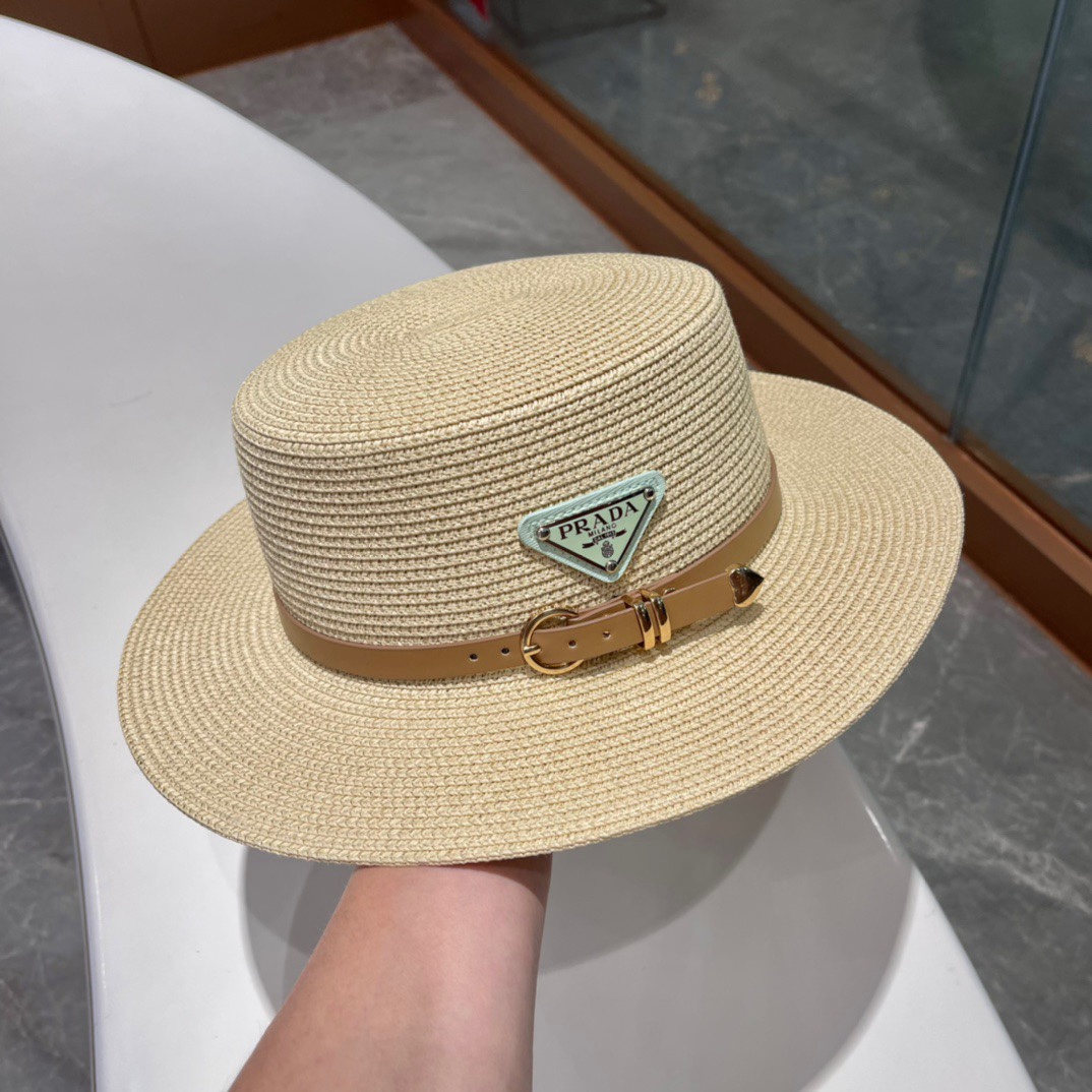  【PRADA普拉达】的新款草编遮阳草帽盆帽🤩沙滩风，简约大方，百搭单品～出街首选，新款帽型超美腻，新品