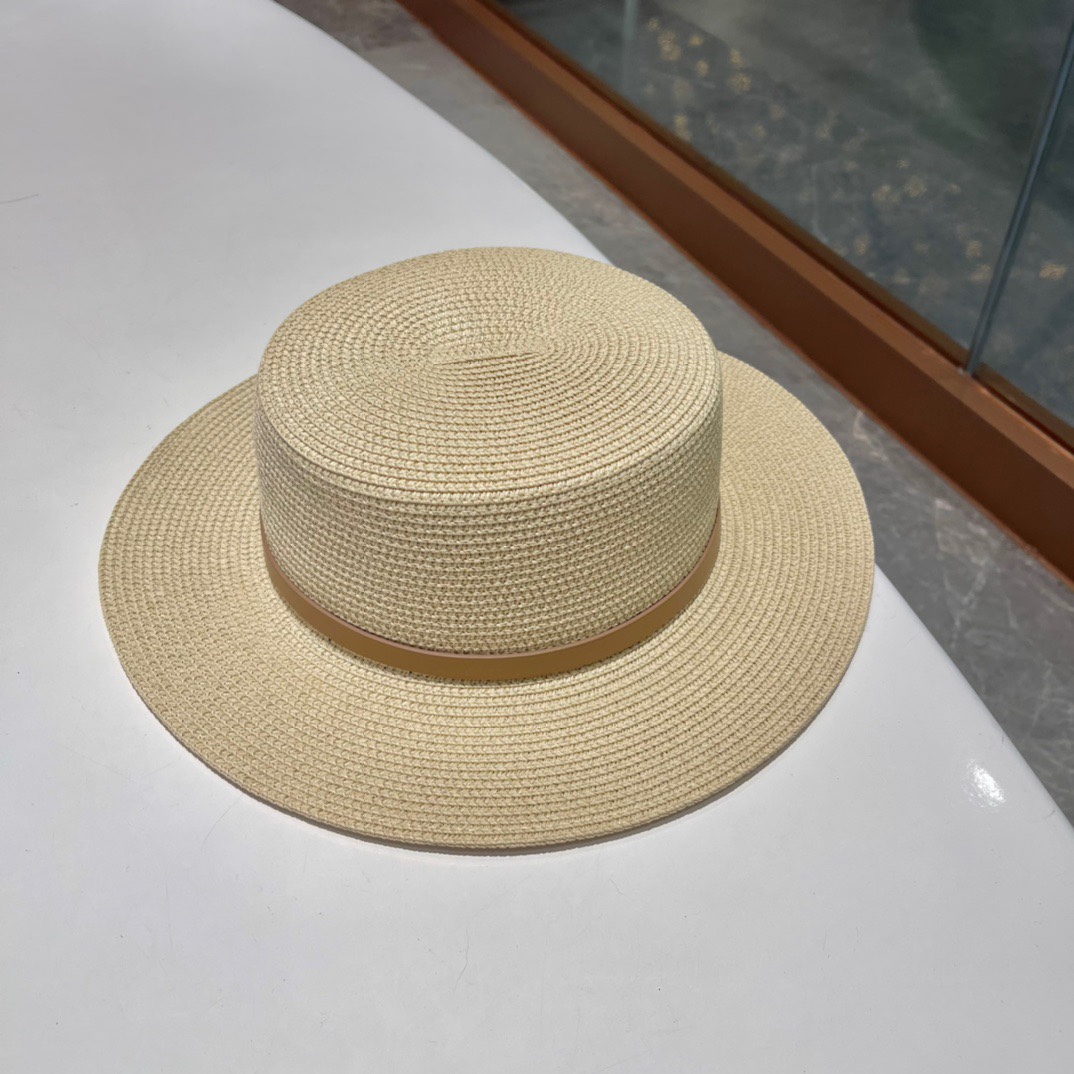  【PRADA普拉达】的新款草编遮阳草帽盆帽🤩沙滩风，简约大方，百搭单品～出街首选，新款帽型超美腻，新品