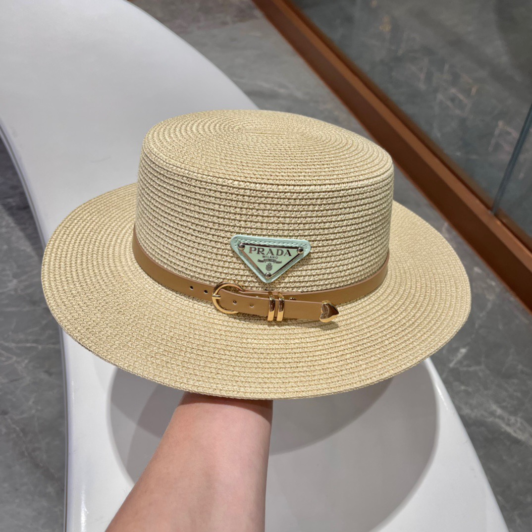  【PRADA普拉达】的新款草编遮阳草帽盆帽🤩沙滩风，简约大方，百搭单品～出街首选，新款帽型超美腻，新品