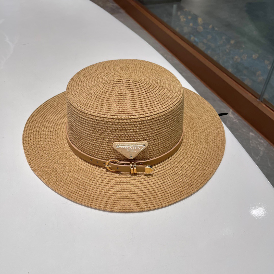  【PRADA普拉达】的新款草编遮阳草帽盆帽🤩沙滩风，简约大方，百搭单品～出街首选，新款帽型超美腻，新品