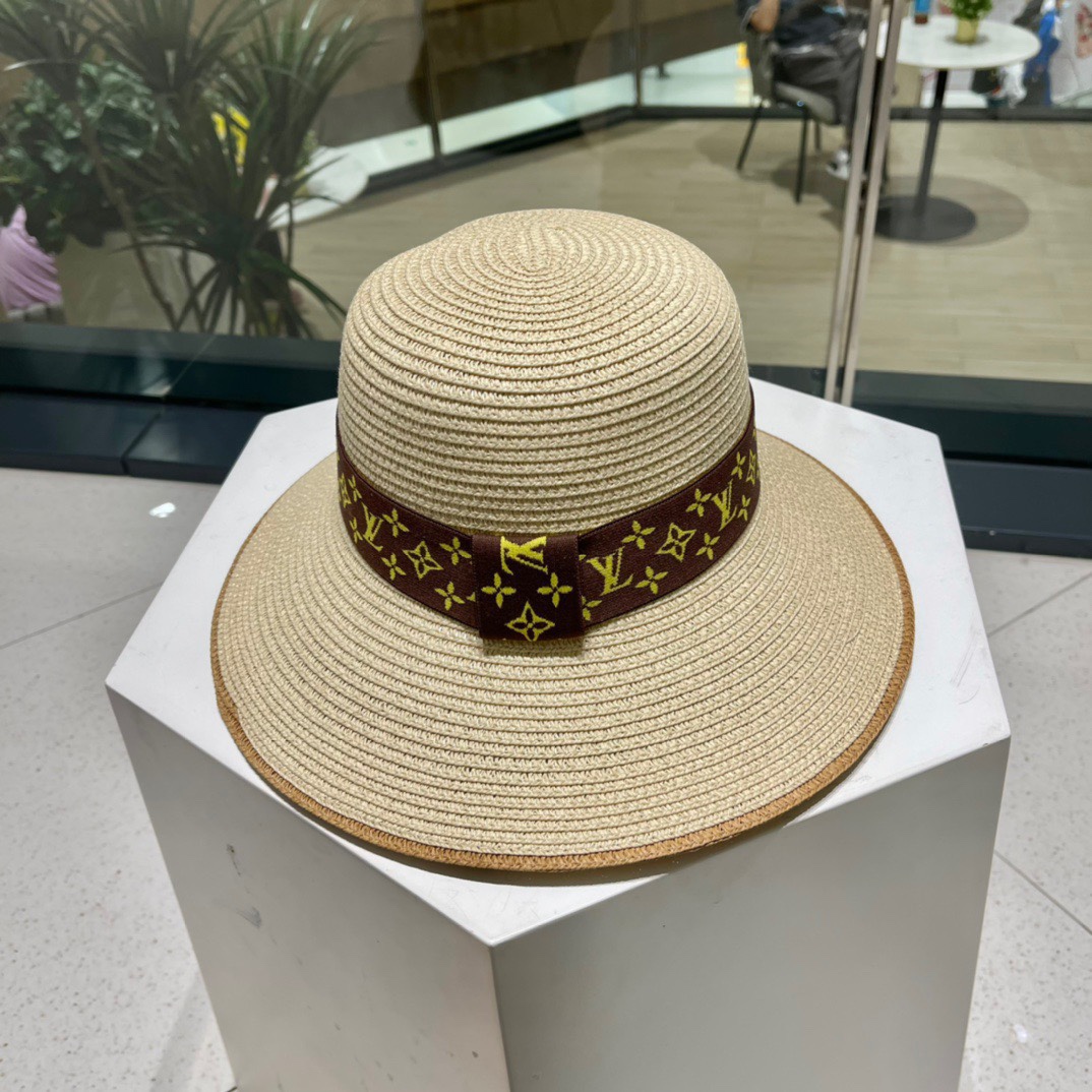 新款LV 草编经典爆款盆帽草帽礼帽🤩简约大方，百搭单品～出街首选，新款帽型超美腻
