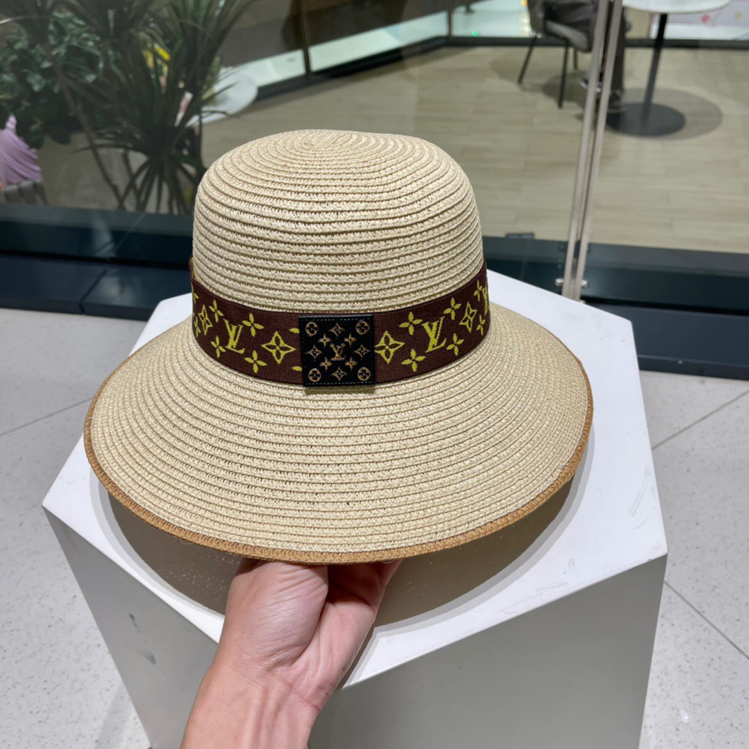  新款LV 草编经典爆款盆帽草帽礼帽🤩简约大方，百搭单品～出街首选，新款帽型超美腻