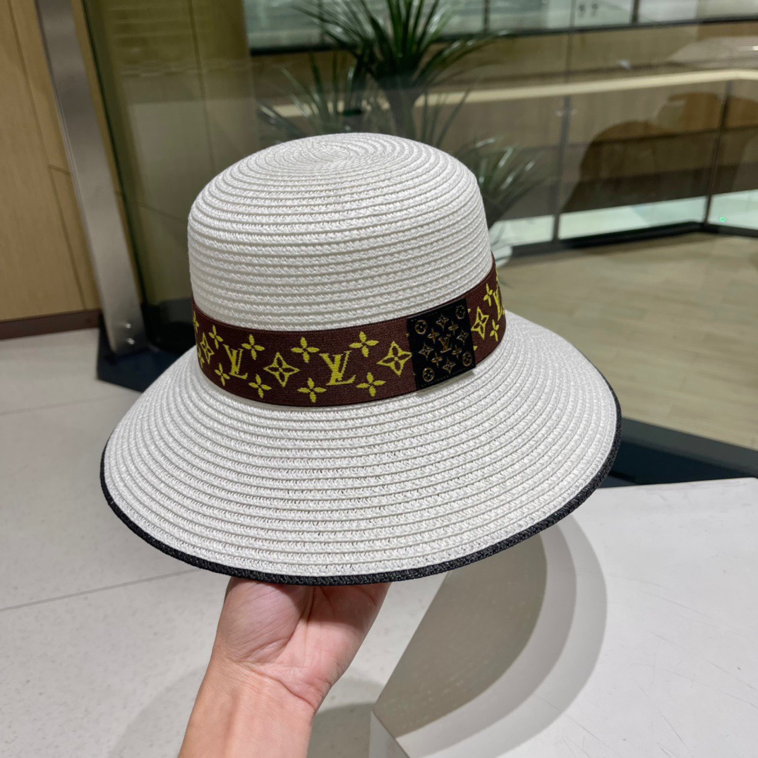  新款LV 草编经典爆款盆帽草帽礼帽🤩简约大方，百搭单品～出街首选，新款帽型超美腻