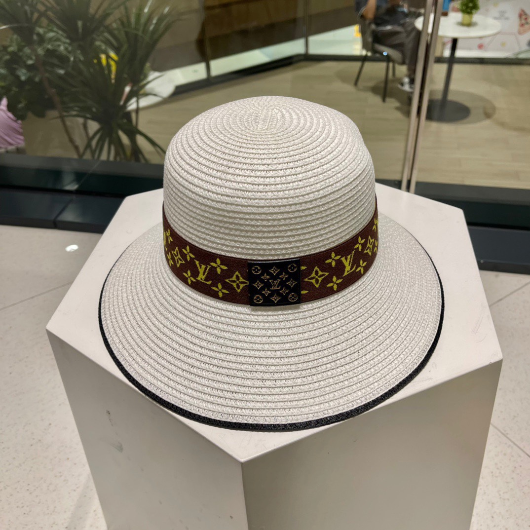  新款LV 草编经典爆款盆帽草帽礼帽🤩简约大方，百搭单品～出街首选，新款帽型超美腻