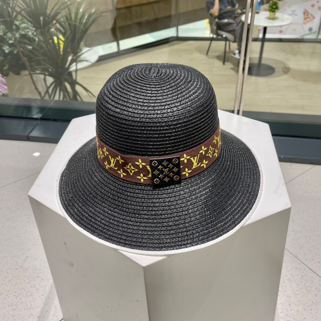  新款LV 草编经典爆款盆帽草帽礼帽🤩简约大方，百搭单品～出街首选，新款帽型超美腻